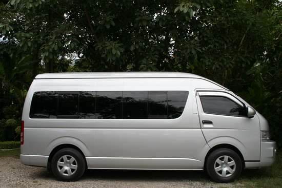 TOYOTA D4D VAN for rent to Thailand Festival - คลิกที่นี่เพื่อดูรูปภาพใหญ่