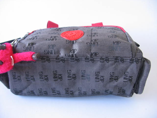 กระเป๋า Kipling รุ่นผ้าลายKipling  ลิงแดง กระเป๋าข้างพื้นดำ - คลิกที่นี่เพื่อดูรูปภาพใหญ่