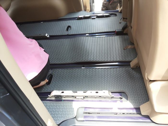 พรมปูพื้นรถยนต์,พรมปูพื้นรถยนต์ Hyundai H1 Deluxe,พรมดักฝุ่นปูพื้นรถยนต์ Hyundai H1 Deluxe,พรมดักฝุ่น,พรมดักฝุ่นไวนิลปูพื้นรถยนต์ Hyundai H1 Deluxe