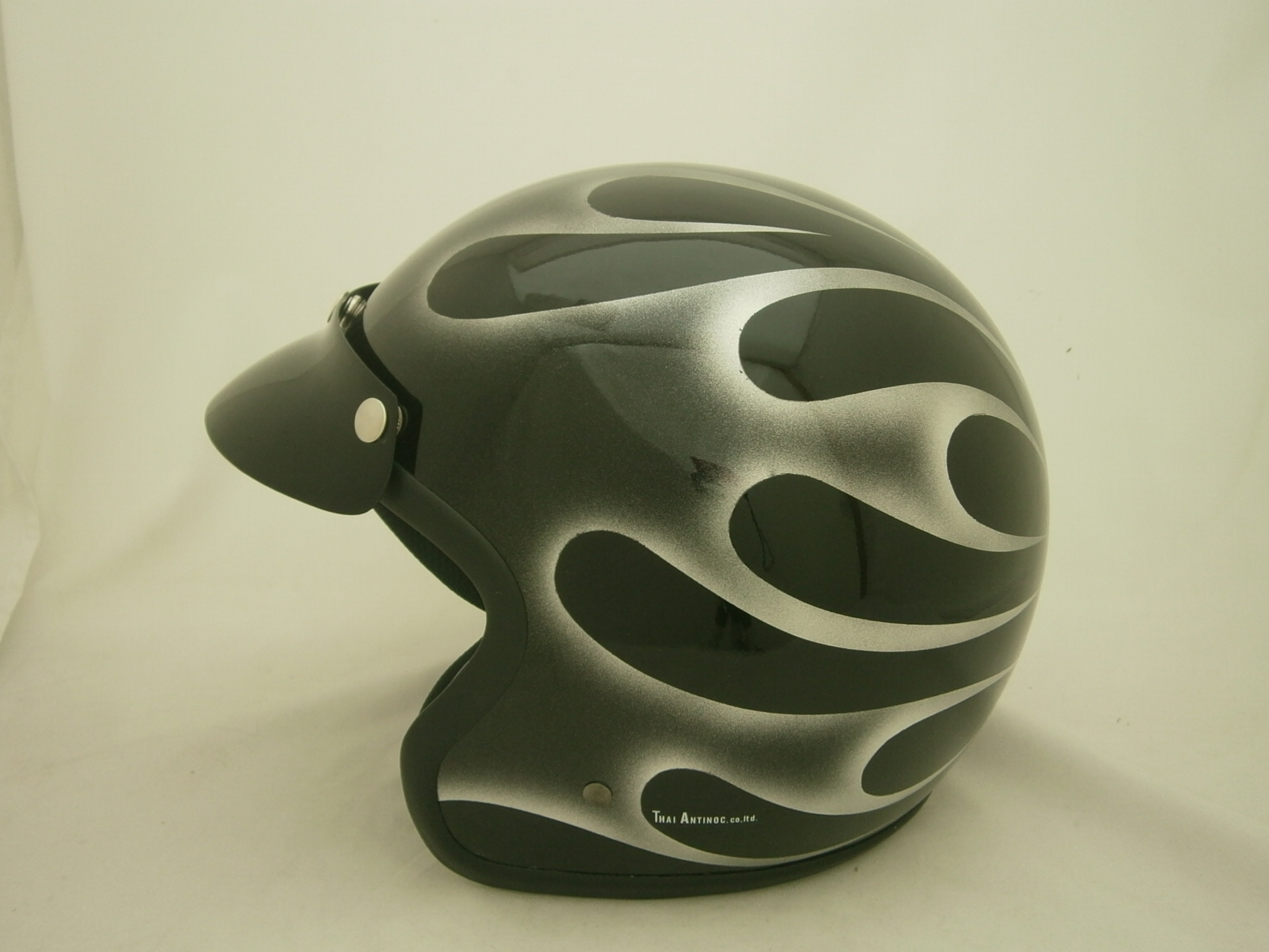 หมวกกันน็อค Star 3แป๊ก คลาสสิก สีดำ/บรอน ลายไฟ  ไซร์ ใหญ่พิเศษ - คลิกที่นี่เพื่อดูรูปภาพใหญ่