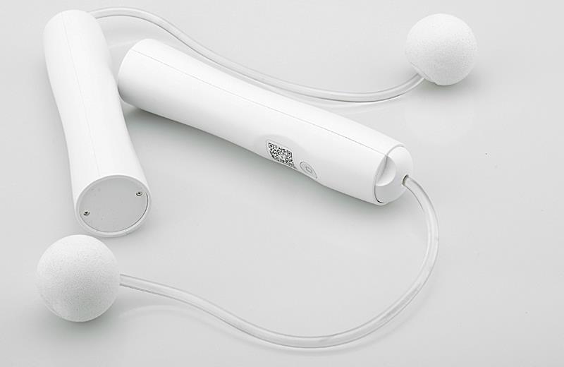 www.porkaa.com เชือกกระโดดไร้สาย ควบคุมด้วยสมาทโฟน ใช้ได้ทั้งระบบ iOS และ Android สีขาว