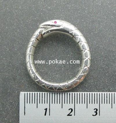 แหวนนาคบาศ รุ่น4 (เงินอาถรรพ์ หัวฝังเพชรขาว) พระอาจารย์โอ พุทธสถานวิหารพระธรรมราช จ.เพชรบูรณ์ - คลิกที่นี่เพื่อดูรูปภาพใหญ่