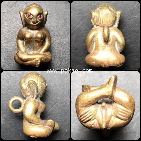 God Big Black Croc and Goddess Lolita (Bronze Red Eyes) by Phra Arjarn O, Phetchabun. - คลิกที่นี่เพื่อดูรูปภาพใหญ่