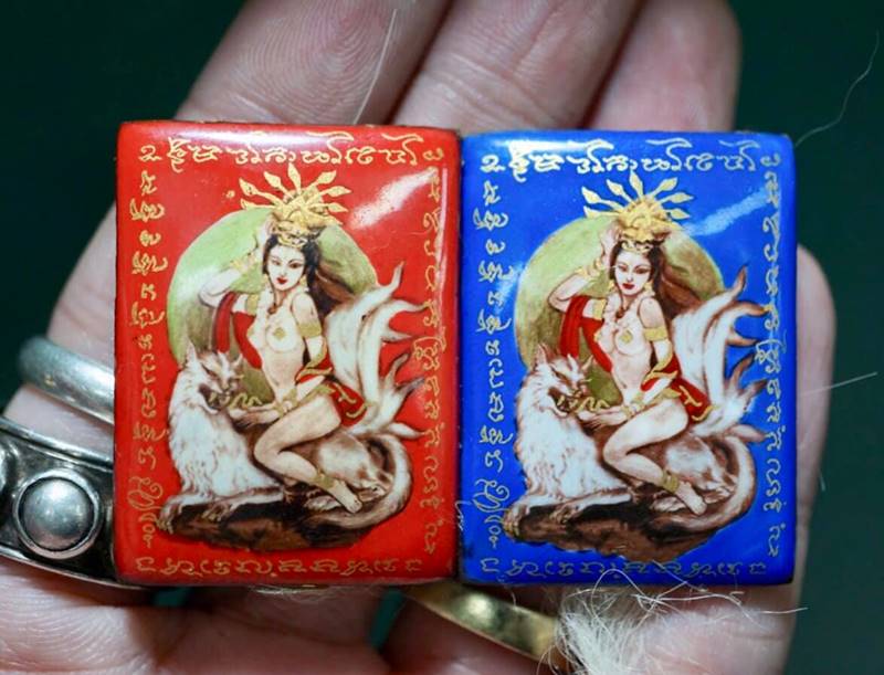 Nine tails lady fox locket version Lover of emperor (Square model, Red Color) by Phra Ar - คลิกที่นี่เพื่อดูรูปภาพใหญ่