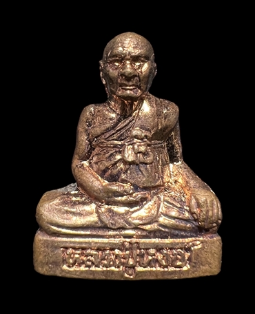 Luang Pu Hong statue (Defeating Mara Action, Copper) by LP.Hong Prompanyo, Phetchaburi Temple. - คลิกที่นี่เพื่อดูรูปภาพใหญ่