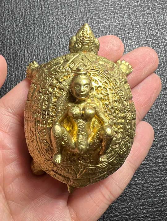 Charming Mantra Turtle King Magic Brass, embedded with bell by Arjarn Jiam - คลิกที่นี่เพื่อดูรูปภาพใหญ่