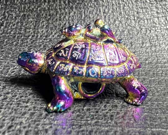 Charming Mantra Turtle King, Magic brass, rainbow, special yantra engraved by Arjarn Jiam. - คลิกที่นี่เพื่อดูรูปภาพใหญ่