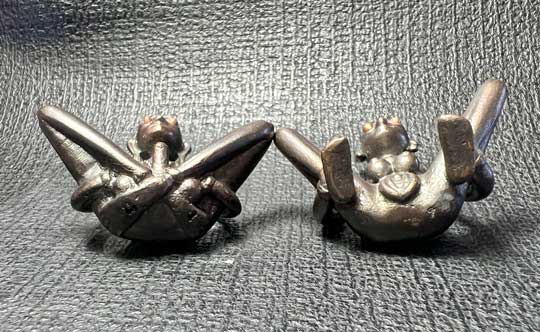 I-Pher and E-Pher (Sacred Bronze, Black Coated, Bell Inside, Big Size) by Arjarn Jiam. - คลิกที่นี่เพื่อดูรูปภาพใหญ่