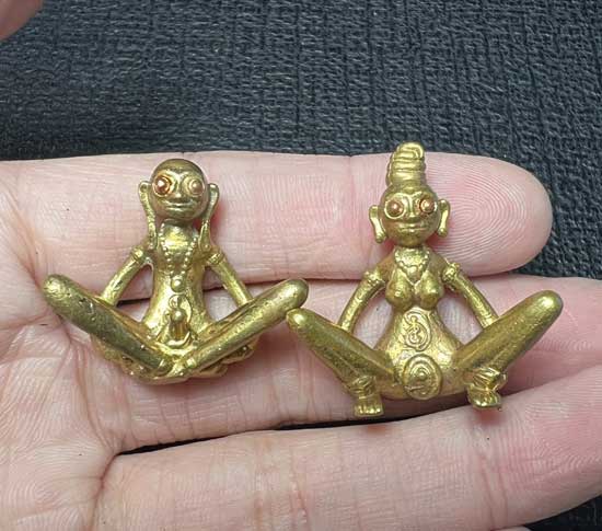 I-Pher and E-Pher (Magic Brass, Small Size) by Arjarn Jiam. Mon Raman Charming Mantra. - คลิกที่นี่เพื่อดูรูปภาพใหญ่