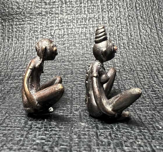 I-Pher and E-Pher (Magic Brass, Black Coated, Small Size) by Arjarn Jiam Mon Raman Charming Mantra. - คลิกที่นี่เพื่อดูรูปภาพใหญ่