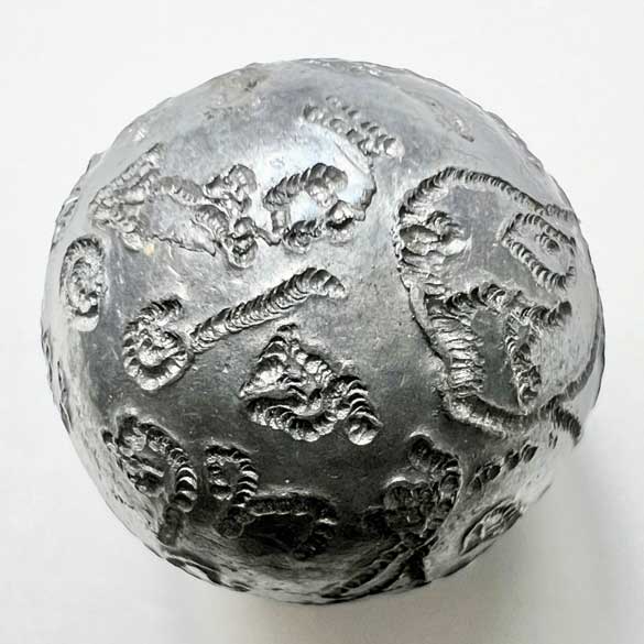 Phet Phaya Thorn Ball (Small Size) by Arjarn Jiam, Mon Raman Charming Mantra. - คลิกที่นี่เพื่อดูรูปภาพใหญ่