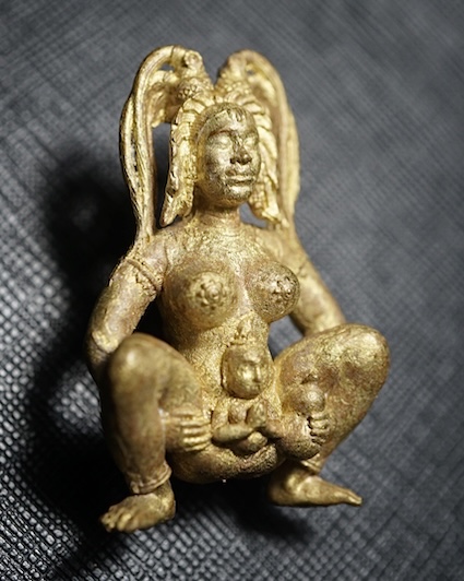 Mother Of Treasury (Brass) by Phra Kru Paladsathian Chanthasuwanno, Wat Rat Pradit, Uttaradit. - คลิกที่นี่เพื่อดูรูปภาพใหญ่