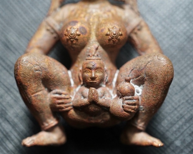 Mother Of Treasury (Copper) by Phra Kru Paladsathian Chanthasuwanno, Wat Rat Pradit. - คลิกที่นี่เพื่อดูรูปภาพใหญ่