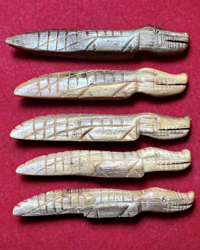 Golden Glamour Crocodile by Arjarn O Sakda, Ban Tong Mon Magic Academy - คลิกที่นี่เพื่อดูรูปภาพใหญ่
