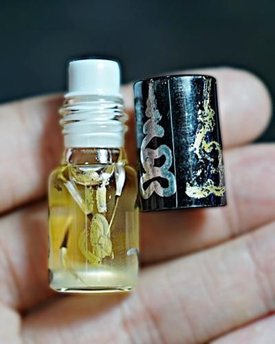 Dok Din Hall-Enchanting Oil by Arjarn O Sakda, Ban Tong Mon Magic Academy - คลิกที่นี่เพื่อดูรูปภาพใหญ่