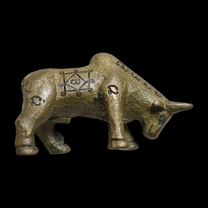 Supreme Sorcerous Bull (ancient bronze material) by Arjarn Pien Hatthayanon, Khao Aor. - คลิกที่นี่เพื่อดูรูปภาพใหญ่