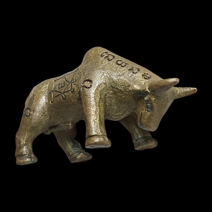 Supreme Sorcerous Bull (ancient bronze material) by Arjarn Pien Hatthayanon, Khao Aor. - คลิกที่นี่เพื่อดูรูปภาพใหญ่