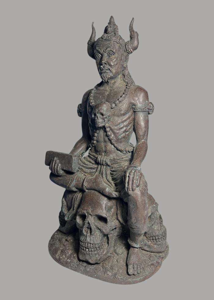 Lord Yama (altar statue,vintage rust patina) by Arjarn Pien Hatthayanon, Khao Aor. - คลิกที่นี่เพื่อดูรูปภาพใหญ่