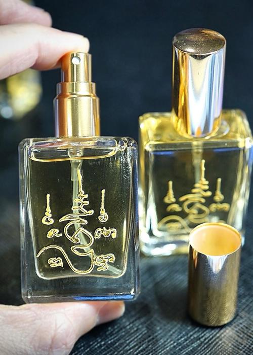 Spellbound Charming Perfume (2nd batch) by Arjarn O Sakda, Ban Tong Mon Magic Academy. - คลิกที่นี่เพื่อดูรูปภาพใหญ่