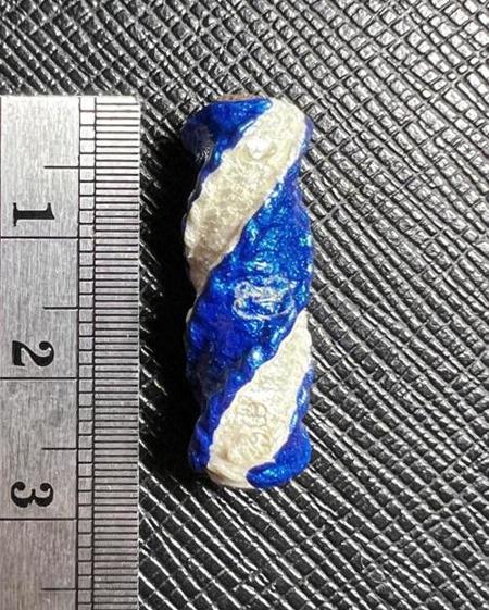 ตะกรุดพญาสาริกาลิ้นทอง (สีขาวสลับสีฟ้า) พระครูวิรัชปัญญาภรณ์ วัดพุตะเคียน, จ.กาญจนบุรี - คลิกที่นี่เพื่อดูรูปภาพใหญ่
