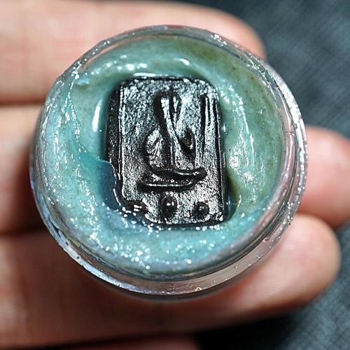 สีผึ้งจันทร์เพ็ญ (ปี2565) พระราชสิริวัชรรังษี หลวงพ่อท่านเจ้าคุณชำนาญ - คลิกที่นี่เพื่อดูรูปภาพใหญ่
