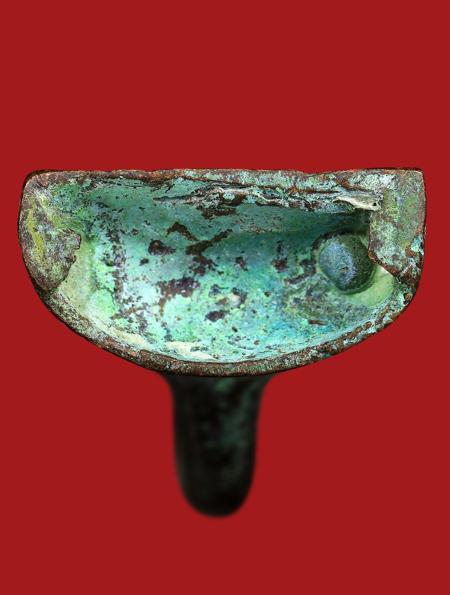 Supreme Mantra Crescent Moon Ngang (ancient bronze bracelet material) by Arjarn Ongart Seengam. - คลิกที่นี่เพื่อดูรูปภาพใหญ่