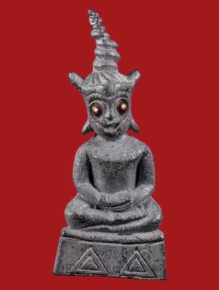 Supreme Mantra Crescent Moon Ngang (dvaravati tin-lead material) by Arjarn Ongart Seengam. - คลิกที่นี่เพื่อดูรูปภาพใหญ่