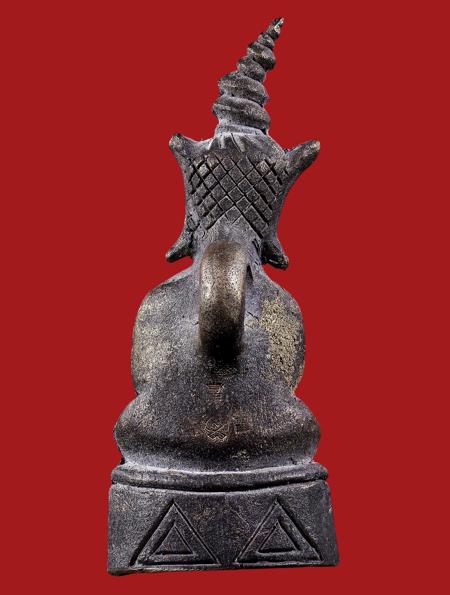 Supreme Mantra Crescent Moon Ngang (bronze alloy material) by Arjarn Ongart Seengam. - คลิกที่นี่เพื่อดูรูปภาพใหญ่