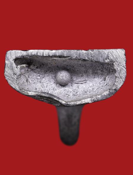 Supreme Mantra Crescent Moon Ngang (dvaravati tin-lead material) by Arjarn Ongart Seengam. - คลิกที่นี่เพื่อดูรูปภาพใหญ่