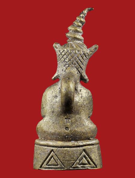 Supreme Mantra Crescent Moon Ngang (casting remnents of Ngang material) by Arjarn Ongart Seengam. - คลิกที่นี่เพื่อดูรูปภาพใหญ่