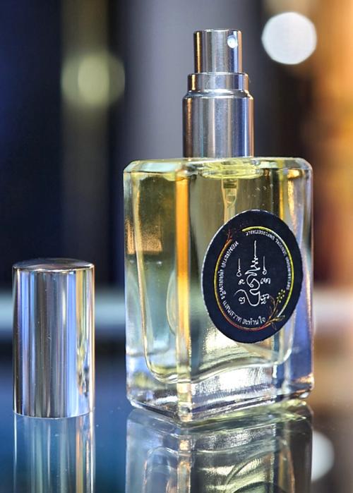 น้ำหอมเสน่ห์ต้องมนต์ (รุ่น.3) อาจารย์โอ ศักดา สำนักบ้านต้องมนต์ - คลิกที่นี่เพื่อดูรูปภาพใหญ่