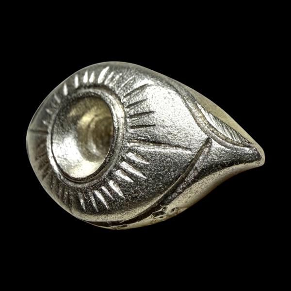 Narai’s All-Seeing Eye (alpaca material) by Arjarn Inkaew, Dong Phaya Tham Institution. - คลิกที่นี่เพื่อดูรูปภาพใหญ่