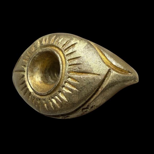 Narai’s All-Seeing Eye (brass material) by Arjarn Inkaew, Dong Phaya Tham Institution. - คลิกที่นี่เพื่อดูรูปภาพใหญ่