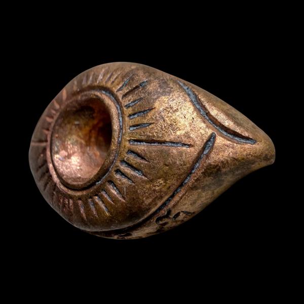 Narai’s All-Seeing Eye (bronze material) by Arjarn Inkaew, Dong Phaya Tham Institution. - คลิกที่นี่เพื่อดูรูปภาพใหญ่