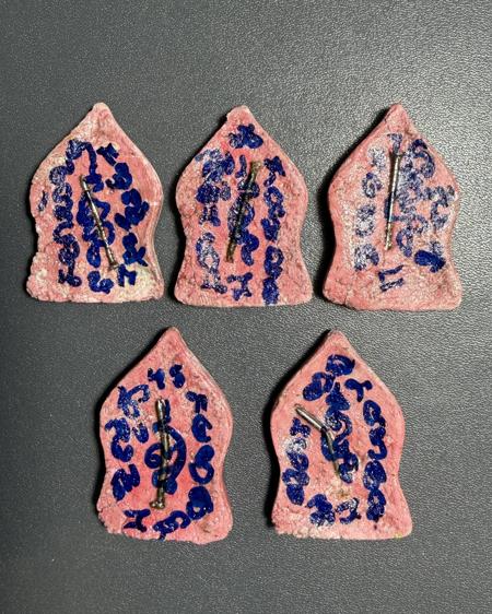 พญางั่งสาวหลงแม่ไก่ลืมลูก (แบบที่.2 ผิวเดิมโชว์เนื้อมวลสาร) อาจารย์โอ ศักดา สำนักบ้านต้องมนต์ - คลิกที่นี่เพื่อดูรูปภาพใหญ่