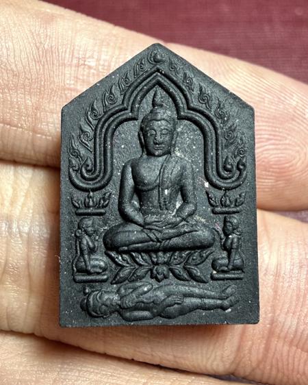 พระขุนแผนผงพราย (รุ่น:กองบุญกฐิน2568, ฝังตะกรุดทองคำ) พระราชสิริวัชรรังษี หลวงพ่อท่านเจ้าคุณชำนาญ - คลิกที่นี่เพื่อดูรูปภาพใหญ่