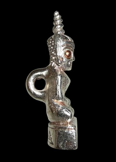 พญางั่งมหามนตราจันทร์เสี้ยว (พิมพ์เล็ก,เนื้อเงิน) อาจารย์องอาจ สีงาม - คลิกที่นี่เพื่อดูรูปภาพใหญ่