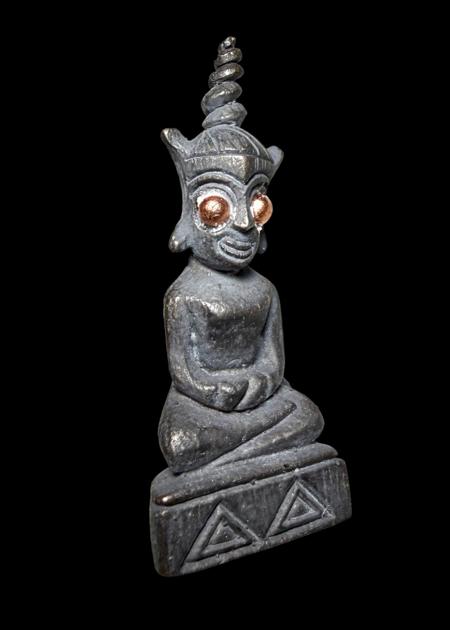 พญางั่งมหามนตราจันทร์เสี้ยว (พิมพ์เล็ก, เนื้อขันลงหินเก่า) อาจารย์องอาจ สีงาม - คลิกที่นี่เพื่อดูรูปภาพใหญ่